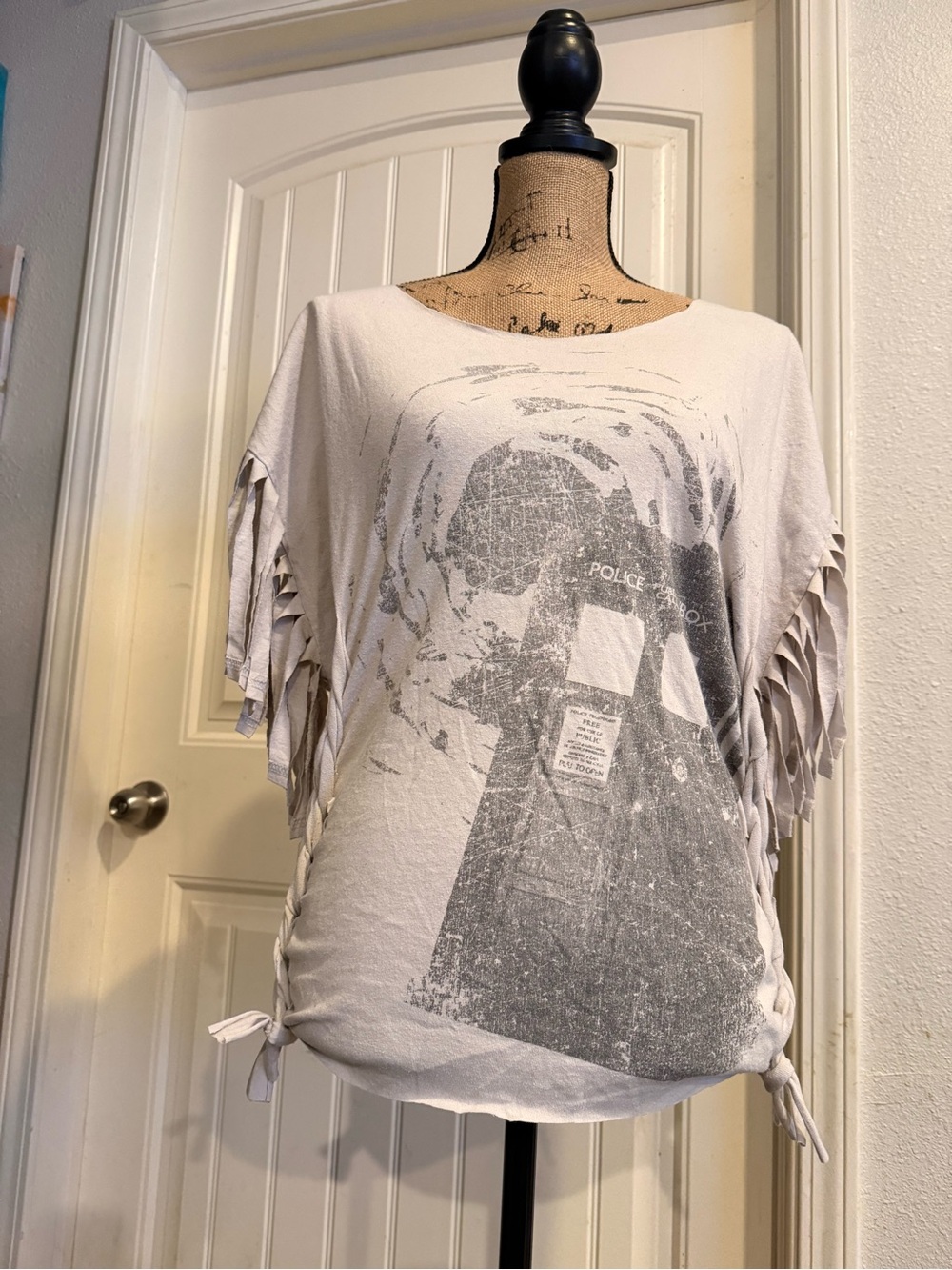 Reworked Doctor Who TARDIS Fringe Tee – Medium